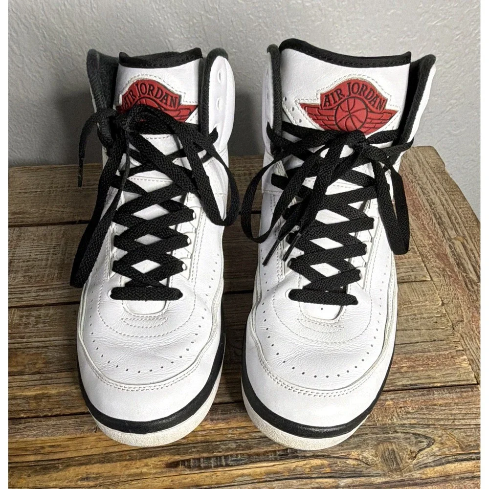 Jordan Air Jordan 2 Retro Mid Chicago Men's White/Black/Red Mid Top Sneakers